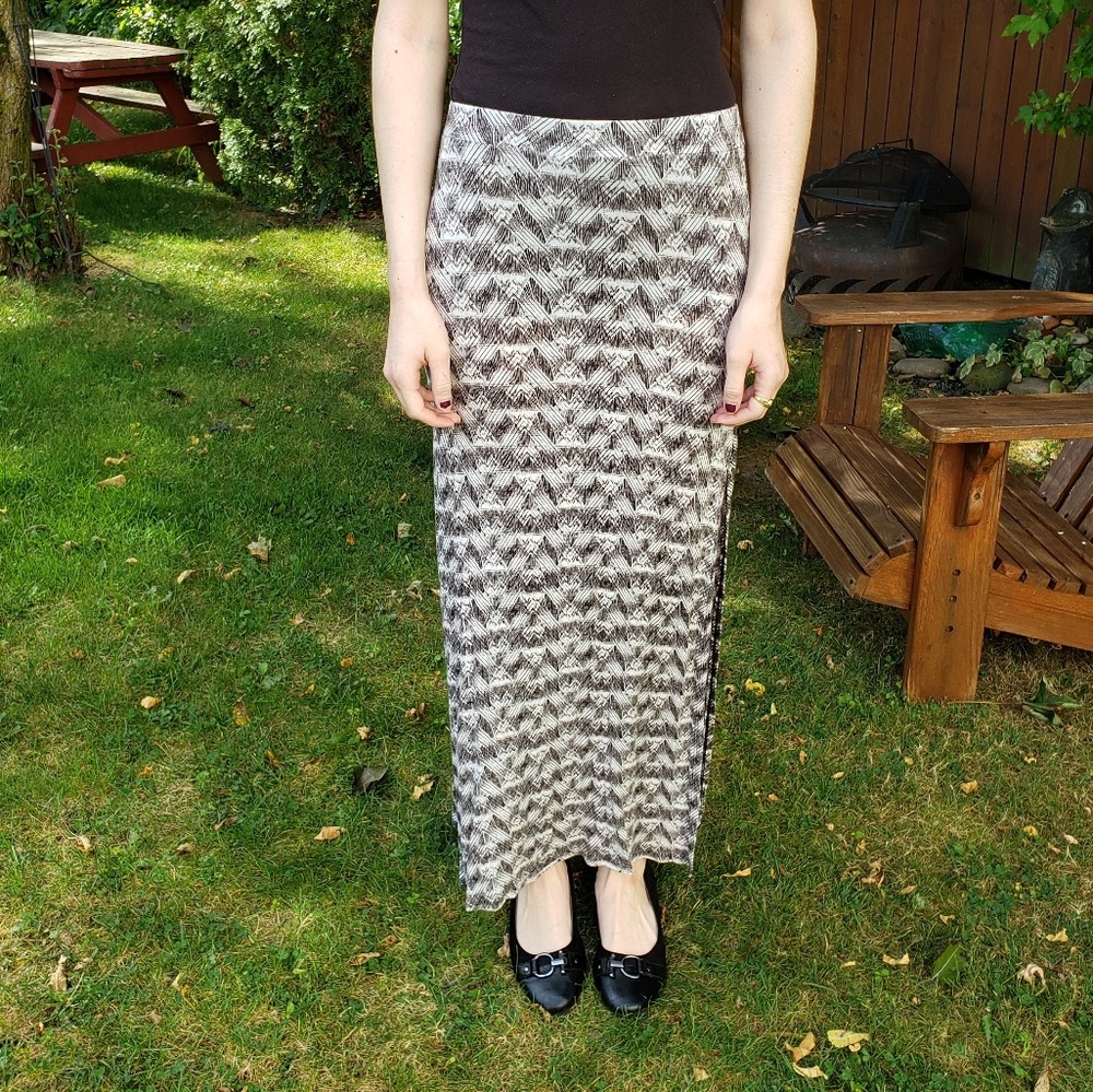 Creme & Black Patterned Maxi Skirt With Side Slits